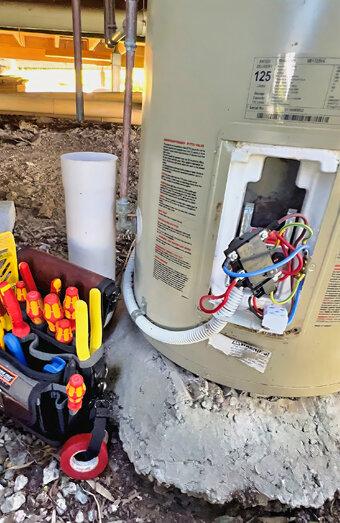 https://northfremantlehotwater.com.au/uploads/2025/06/electric-hot-water-system-49471.jpg