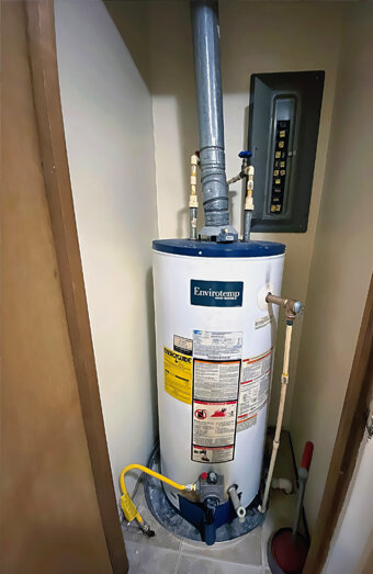 https://northfremantlehotwater.com.au/uploads/2025/06/gas-hot-water-system-40702.jpg