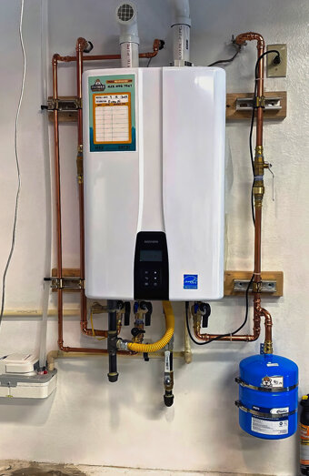 https://northfremantlehotwater.com.au/uploads/2025/06/instant-hot-water-systems-42978.jpg